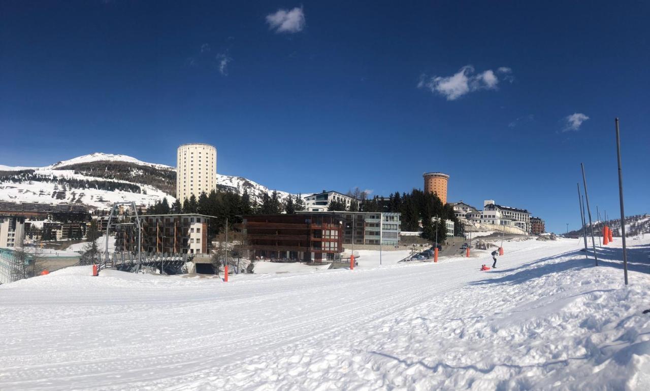 Nice House On The Ski Slopes Apartment Sestriere Bagian luar foto